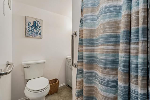 Detail Gallery Image 36 of 45 For 201 4th St a & B,  Encinitas,  CA 92024 - 5 Beds | 3/1 Baths