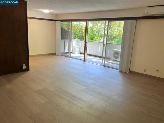 67 Brookwood Rd, Orinda CA: https://media.crmls.org/mediaz/1372bd60-4727-4046-a488-6e3342ba892a.jpg