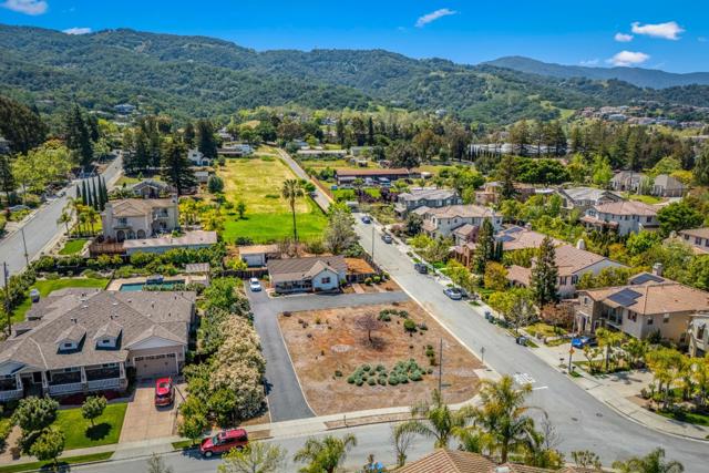 7298 Queensbridge Way, San Jose CA: https://media.crmls.org/mediaz/13730613-2e56-4ff9-9343-438ef18151f8.jpg