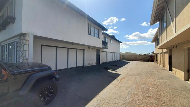 3040 E Mayfair Avenue, Orange CA: https://media.crmls.org/mediaz/13730887-eabc-496e-8e0f-dbead7970162.jpg