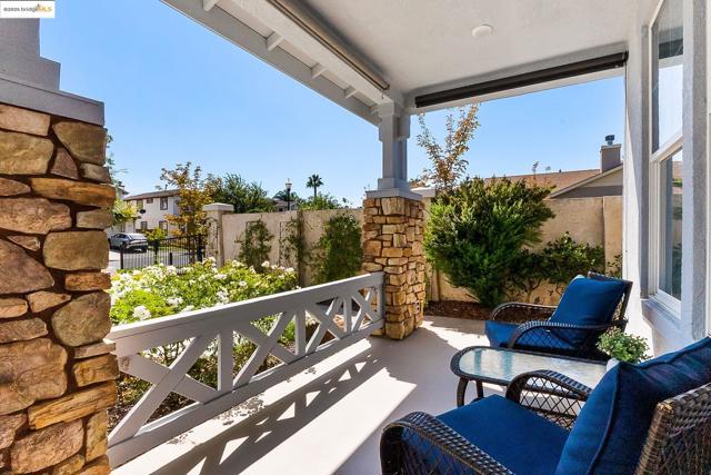 917 Sawyer Way, Brentwood CA: https://media.crmls.org/mediaz/137327a5-76c0-42b8-bc78-37654c79778f.jpg