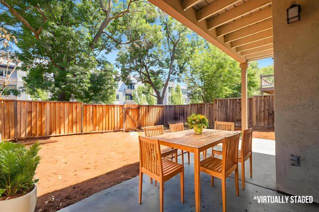 941 Huntington, Fremont CA: https://media.crmls.org/mediaz/13735ea3-10cc-4f2b-baac-48d8e16a73eb.jpg
