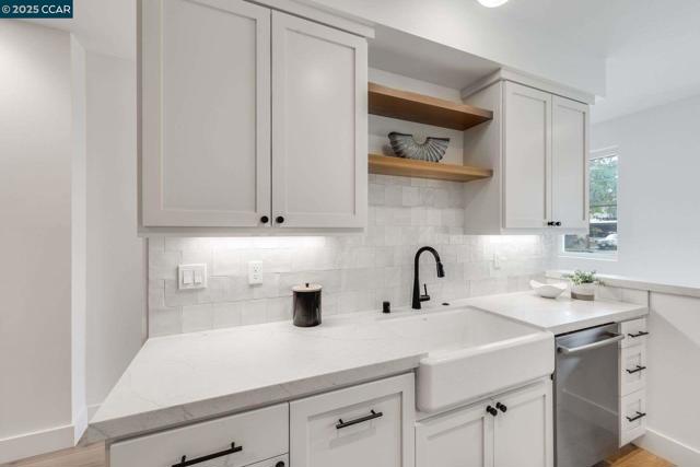 922 Brown Avenue, Lafayette CA: https://media.crmls.org/mediaz/13735ef2-8e94-40d1-bf9b-c293c67bb03a.jpg