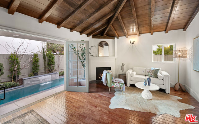 515 N Crescent Heights Boulevard, Los Angeles CA: https://media.crmls.org/mediaz/1373800f-0f51-433c-b5d4-8f00925b7b5f.jpg