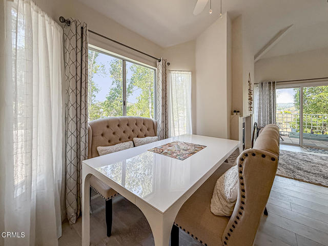 5965 Paseo Encantada, Camarillo CA: https://media.crmls.org/mediaz/13745c57-0f0e-4755-a801-8fcf66fbd8ec.jpg