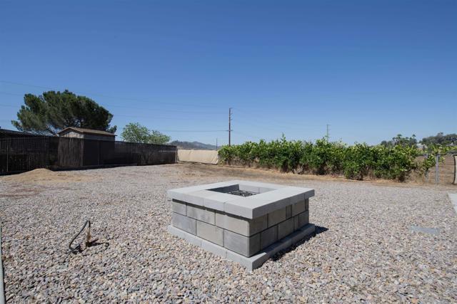 1355 Franklin Lane, Ramona CA: https://media.crmls.org/mediaz/1374e241-b2f9-4680-bcb6-e3b63c3702b6.jpg