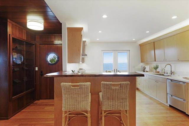 1004 W Cliff Drive, Santa Cruz CA: https://media.crmls.org/mediaz/1375452f-d596-4ab2-9e89-24f974183781.jpg