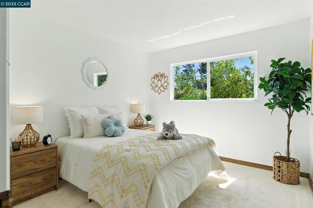 3824 Via Granada, Moraga CA: https://media.crmls.org/mediaz/1375532c-e9f9-49f6-b8fd-769bdef4b849.jpg