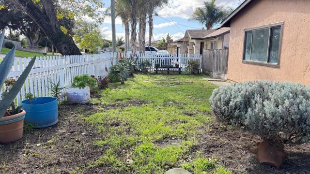 271 Paul Avenue, Salinas CA: https://media.crmls.org/mediaz/13759a37-80c0-45d1-aa72-db3ad0b08ad7.jpg