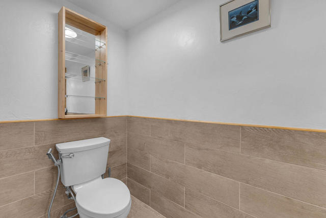 Image 19 of 47 For 40529 Meadow Lane