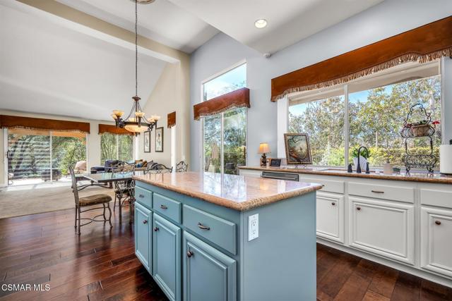 1826 Crystal View Circle, Newbury Park CA: https://media.crmls.org/mediaz/1375bc47-7575-40be-85c6-ca5aa4fab335.jpg