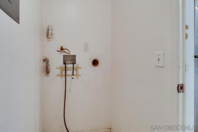 1875 Baudouin Pl, Chula Vista CA: https://media.crmls.org/mediaz/1375e836-ebac-4ccb-800f-6b6614b5c887.jpg