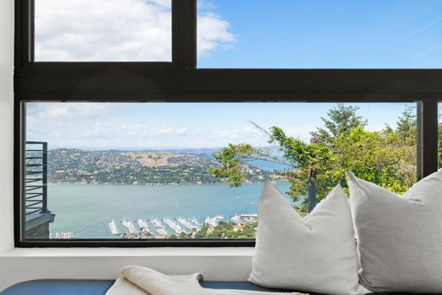 3 Wolfback Ridge Road, Sausalito CA: https://media.crmls.org/mediaz/13761480-a6aa-4b4d-adee-6b5d66fc38c4.jpg