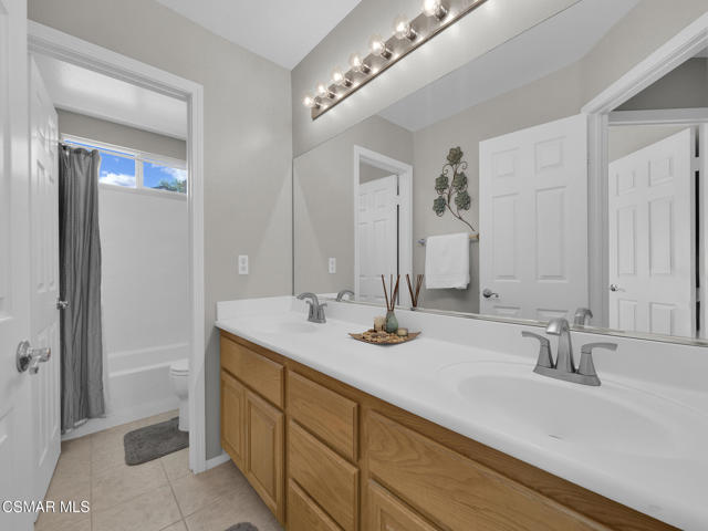 659 N Muirfield Avenue, Simi Valley CA: https://media.crmls.org/mediaz/1376158d-2581-402d-b017-343d890eed36.jpg