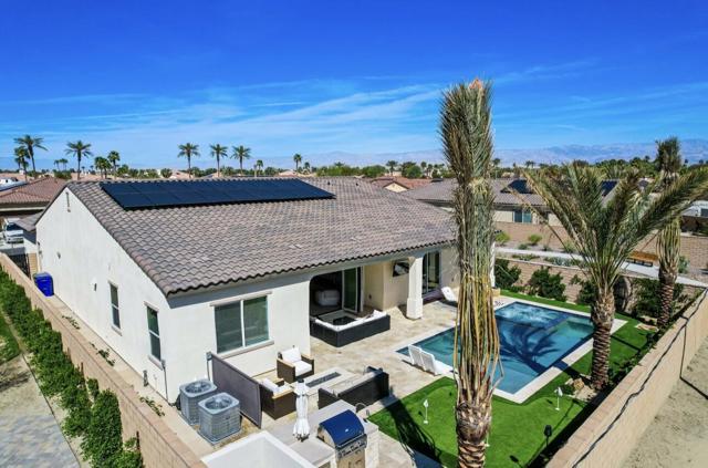 51720 Marquis Lane, La Quinta CA: https://media.crmls.org/mediaz/13761d8d-e0e3-497f-80b1-d172991c3f32.jpg