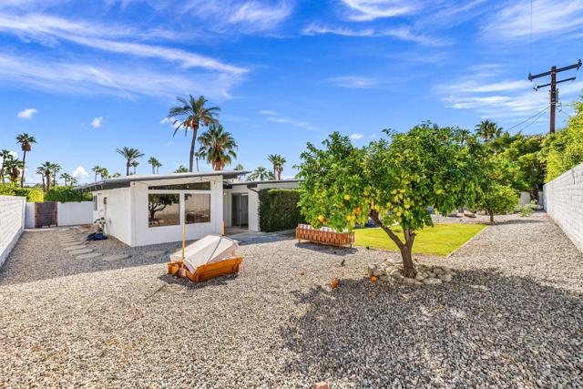 2211 N Starr Road, Palm Springs CA: https://media.crmls.org/mediaz/13763653-e961-4e3b-bcd2-c6c81d8775c1.jpg