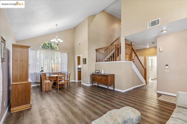 1531 Rutherford Ln, Oakley CA: https://media.crmls.org/mediaz/13770fb8-715e-4b55-8413-a5f9c22a9961.jpg