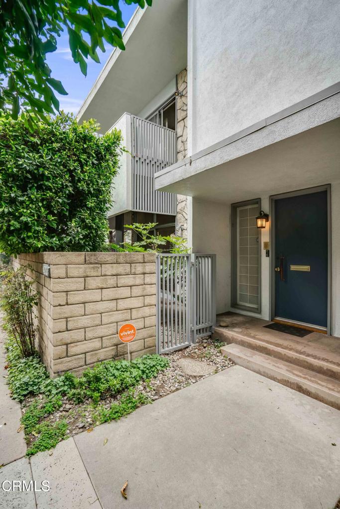 4213 Sarah Street #22