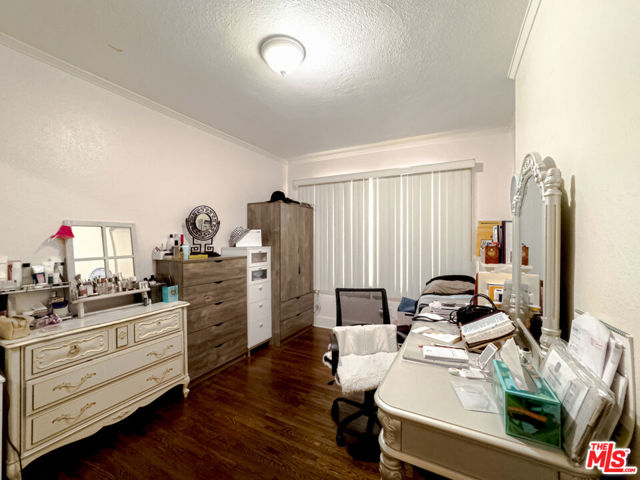 1322 S Bronson Avenue, Los Angeles CA: https://media.crmls.org/mediaz/1377c2b0-2267-40d6-8278-c9c685b59832.jpg