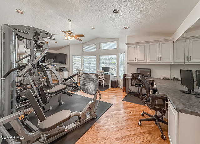 2848 Bayham Cir, Thousand Oaks CA: https://media.crmls.org/mediaz/13785ef8-b32f-47d6-9f2c-2e525ad1d7b0.jpg
