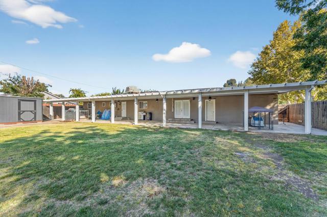 1110 California Avenue, Dos Palos CA: https://media.crmls.org/mediaz/1379129e-388b-4c49-a89b-7b174a6f4d02.jpg