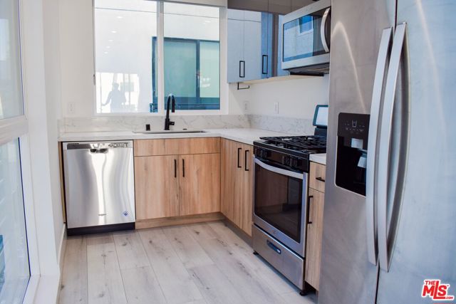 15328 Weddington Street, Sherman Oaks CA: https://media.crmls.org/mediaz/137991c4-a737-4622-a240-38b11d90b306.jpg