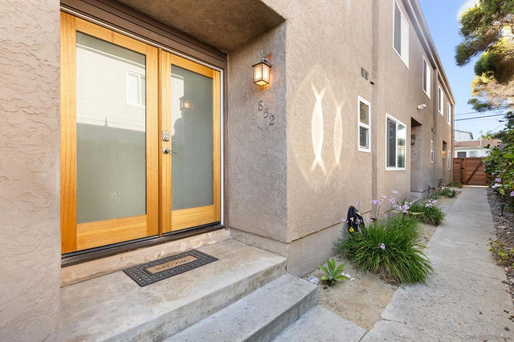 852 Diamond St - photo 2