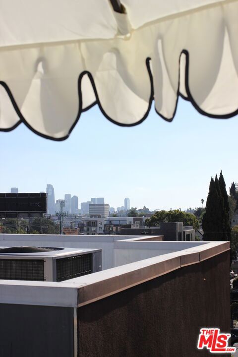 2210 Tom Mix Road, Los Angeles CA: https://media.crmls.org/mediaz/1379af2d-b7ac-4a48-b7c0-a885ff798aba.jpg