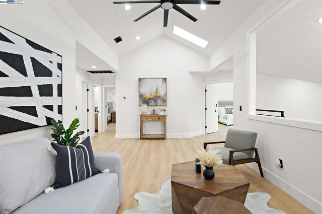 3198 Vintage Crest Dr, San Jose CA: https://media.crmls.org/mediaz/137a246f-afc1-4db1-b371-d5fb3a355353.jpg