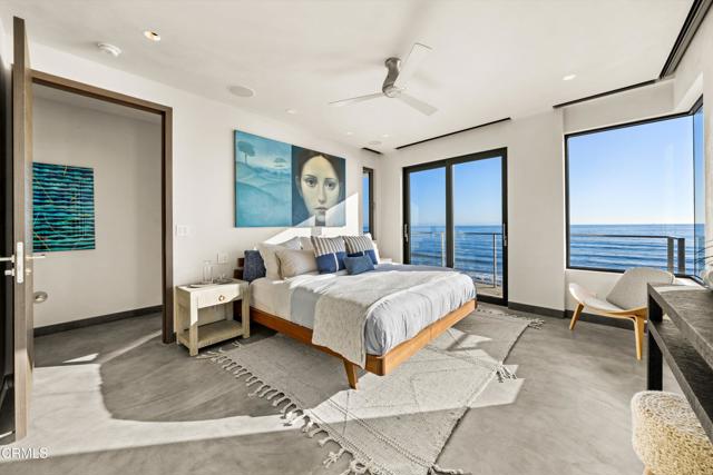 6768 Breakers Way, Ventura CA: https://media.crmls.org/mediaz/137a537a-4bc2-406c-9a0f-b5aa5582eefd.jpg