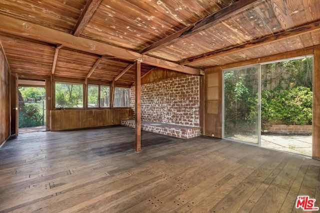 8305 Yuma Place, Los Angeles CA: https://media.crmls.org/mediaz/137a8be4-23cb-4bf6-9908-747f73d337af.jpg