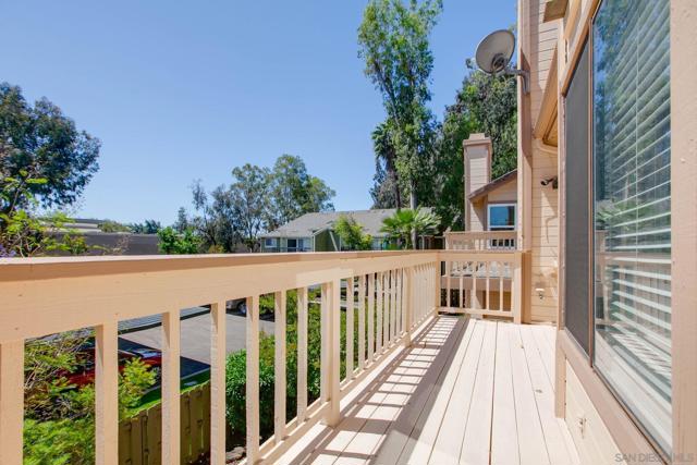 427 Conifer Glen, Escondido CA: https://media.crmls.org/mediaz/137a9a3b-f556-4ab6-90f2-15ada55daf2e.jpg