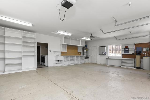 25151 Hereford Dr, Ramona CA: https://media.crmls.org/mediaz/137ae3d1-251f-4f93-be3a-08a3c37cdf80.jpg