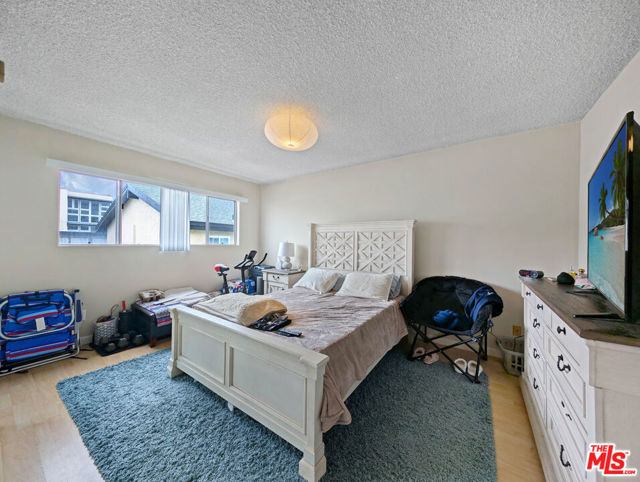 1538 11th Street, Santa Monica CA: https://media.crmls.org/mediaz/137b79d8-44f2-4c80-9345-b0a1d8179e24.jpg