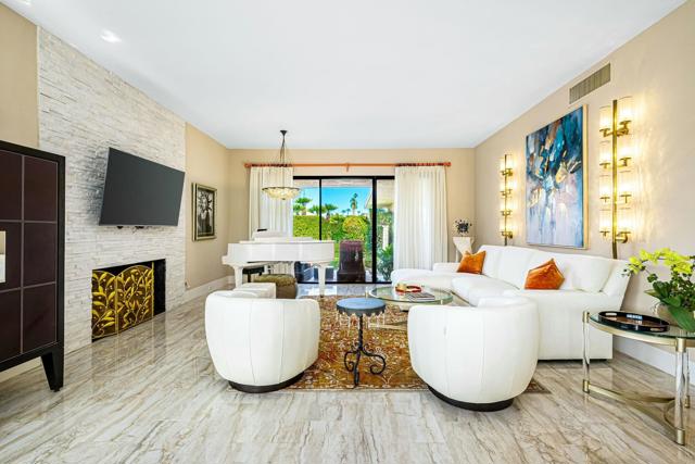 1 Briarcliff Court, Rancho Mirage CA: https://media.crmls.org/mediaz/137bf71b-3dcd-43cb-8273-d06a9a046027.jpg