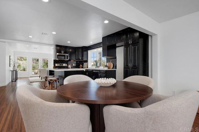 Detail Gallery Image 8 of 36 For 1583 Avenida De Los Lirios, Encinitas,  CA 92024 - 4 Beds | 3 Baths