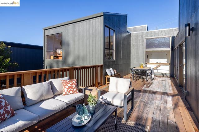 568 Vistamont Ave, Berkeley CA: https://media.crmls.org/mediaz/137c6715-0efe-4cf1-bfda-fb100bf313b7.jpg