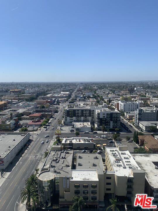 3810 Wilshire Boulevard, Los Angeles CA: https://media.crmls.org/mediaz/137c6c20-fb6a-4ba1-9a67-9ca3fe2bd998.jpg