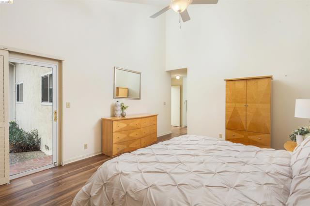 Image 38 of 59 For 3237 Vera Cruz Dr