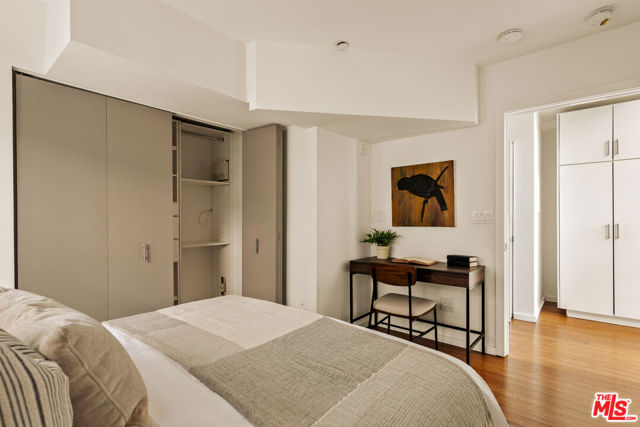 7062 Hawthorn Avenue, Los Angeles CA: https://media.crmls.org/mediaz/137d8cf2-1718-45d9-beff-7aee5ae06f58.jpg