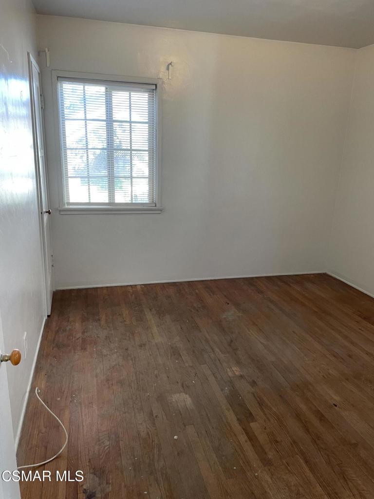 https://media.crmls.org/mediaz/137e05d2-cc4a-44a4-88b5-b5cb119e77f1.jpg?preset=X-Large