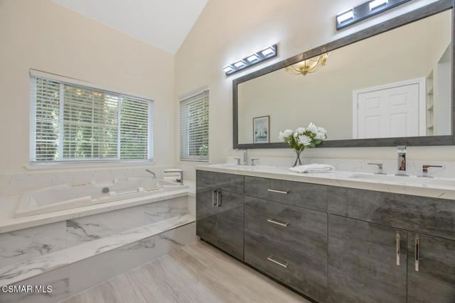 3109 E Hillcrest Drive, Westlake Village CA: https://media.crmls.org/mediaz/137e05ed-54f8-460f-a802-04a109d3e989.jpg