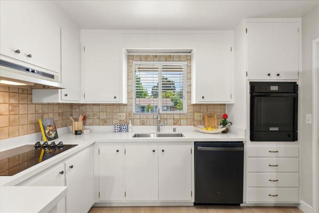 897 Loyalton Drive, Campbell CA: https://media.crmls.org/mediaz/137e1682-cbb0-4ea6-8a6e-6f616d3a1f0f.jpg