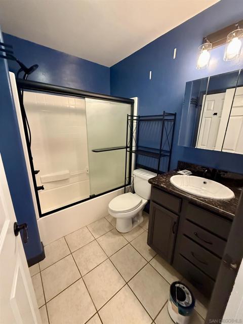 5402 Balboa Arms Dr., San Diego CA: https://media.crmls.org/mediaz/137e7fc4-eba4-40f5-b945-4d57560133e9.jpg