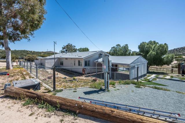 1525 Tea Rose Lane, Jacumba CA: https://media.crmls.org/mediaz/137eee80-f9dd-4e40-bad0-de85f7a884e9.jpg