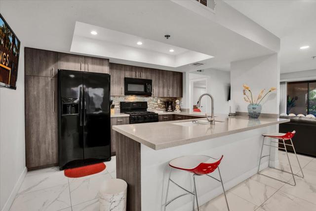 200 E Racquet Club Road, Palm Springs CA: https://media.crmls.org/mediaz/137f6db9-647c-405c-a398-01e0328445f6.jpg