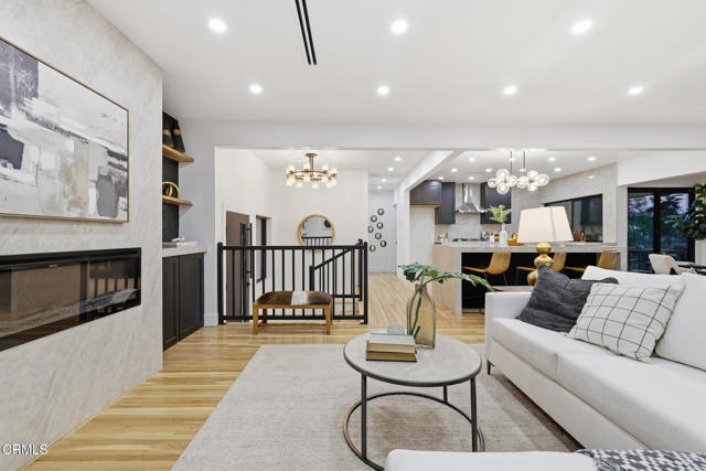 Detail Gallery Image 16 of 63 For 2001 Kenilworth Avenue Ave, Los Angeles,  CA 90039 - 4 Beds | 4 Baths