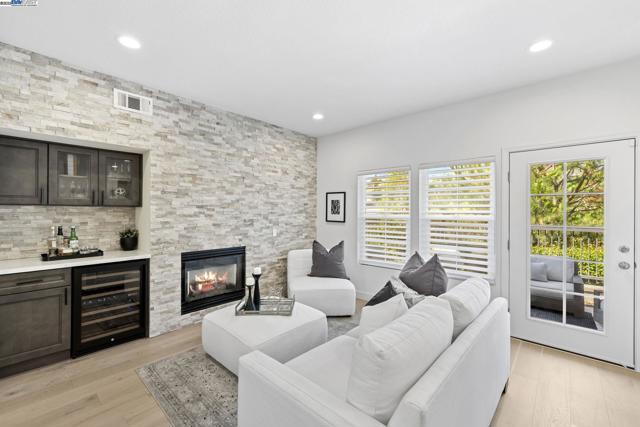 24 Dauphine, Newport Coast CA: https://media.crmls.org/mediaz/1381b7cd-37eb-4870-931a-056d4fc29d23.jpg