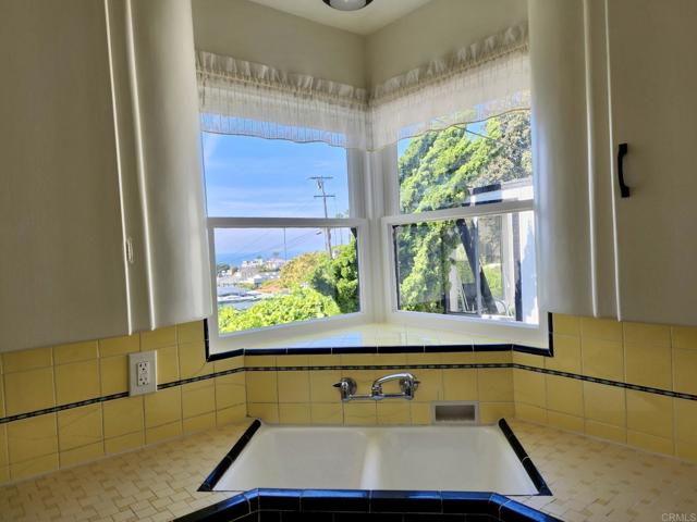 Detail Gallery Image 43 of 59 For 4452 Orchard Ave, San Diego,  CA 92107 - 3 Beds | 2 Baths