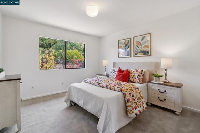127 Devin Dr, Moraga CA: https://media.crmls.org/mediaz/13829c8d-982d-4188-bac7-523d068c8f8b.jpg